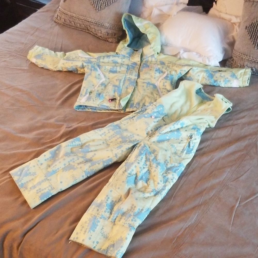 Kids smow suit